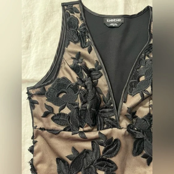 NWOT Bebe Cropped Top w/ Lace Overlay SzS - Picture 2 of 6